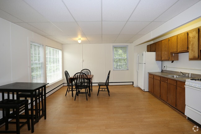 Open kitchen floor plan - Edgecliff Apartments