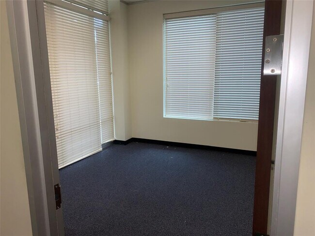 Building Photo - 1415 Highway 6