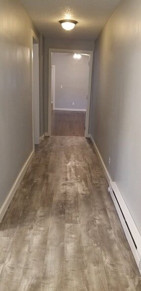 Building Photo - 105 S Main St