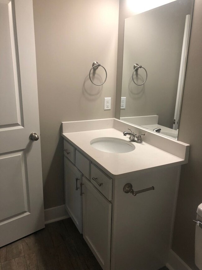 Building Photo - 3 Bedroom Home in Valley View PRE LEASE