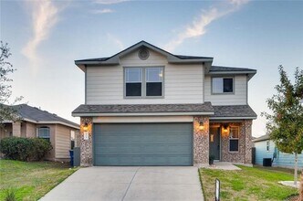 Building Photo - Spacious 4 Bed 3 Bath Rental with Modern Touches in Austin