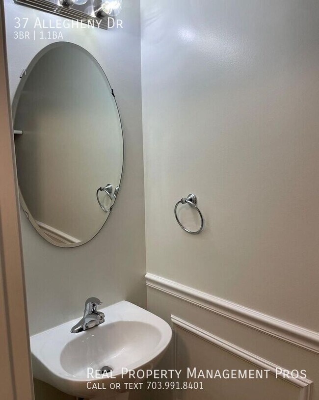 Building Photo - 37 Allegheny Dr