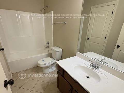 Building Photo - 427 Sweetwater Bridge Cir