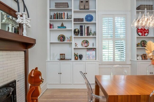 Building Photo - 242 Haralson Ave NE