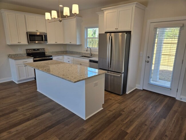 Building Photo - 3/2.5 Luxury Townhome Now Available!