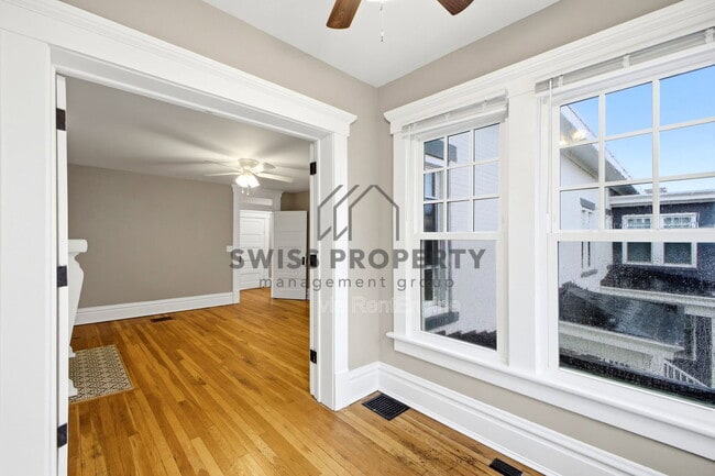 Building Photo - 342 Taylor Ave