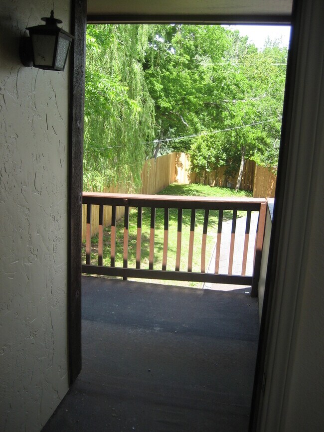 Building Photo - PRELEASING for July 2026! (3) Bed+Converte...