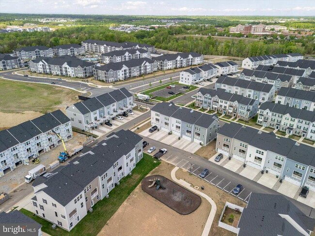 Building Photo - 9287 Tanfield Dr