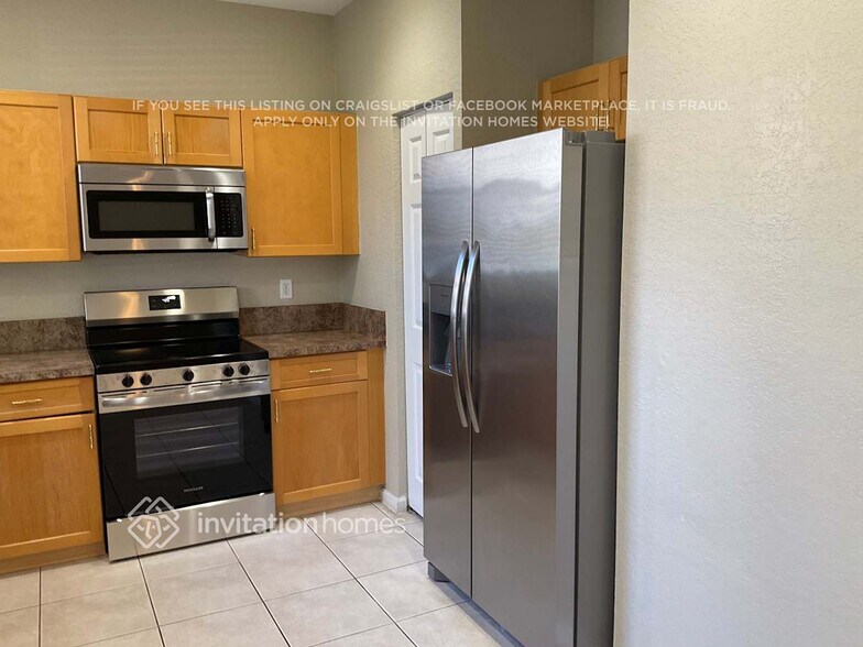 Building Photo - 5821 Azalea Cir