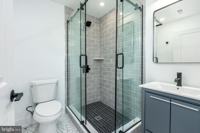 Building Photo - 2252 N Front St