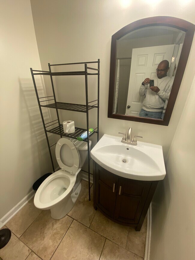 Building Photo - 5167 Goodyear Dr