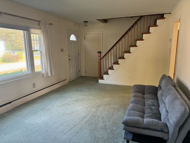 Building Photo - 5 Bedroom 2 Bathroom Home in Idyllic Neighborhood (CURRENTLY UNDER CONTRACT)