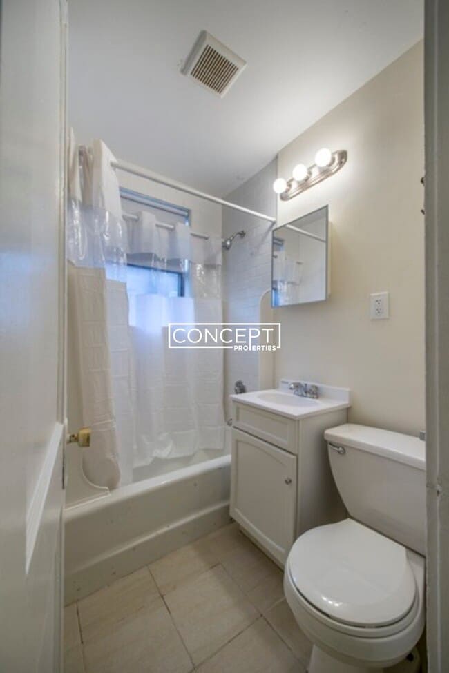 Building Photo - 24 Hamilton Rd