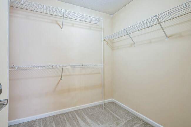 Building Photo - 1104 Walden Pl Dr