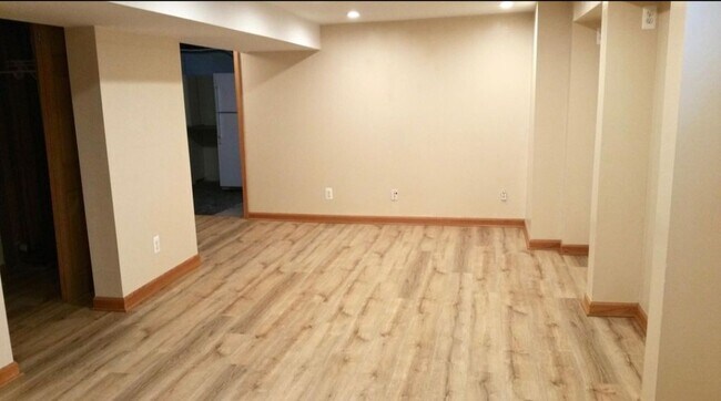 Building Photo - 1409 Gardenia Ave