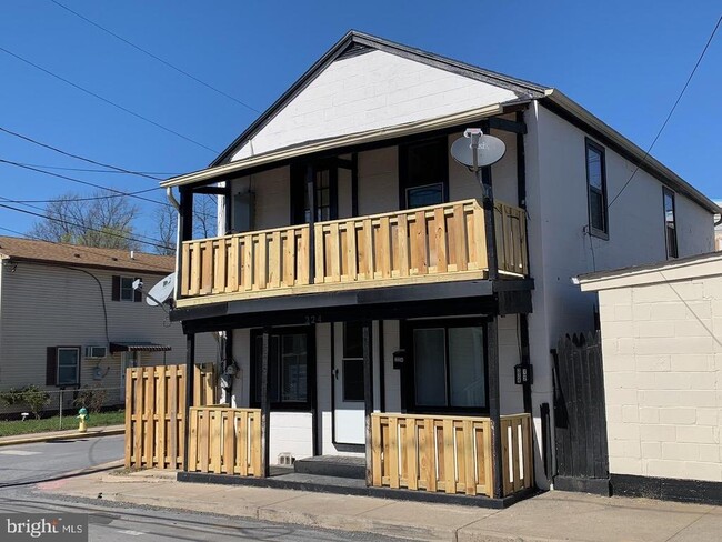 Building Photo - 224 Kern St