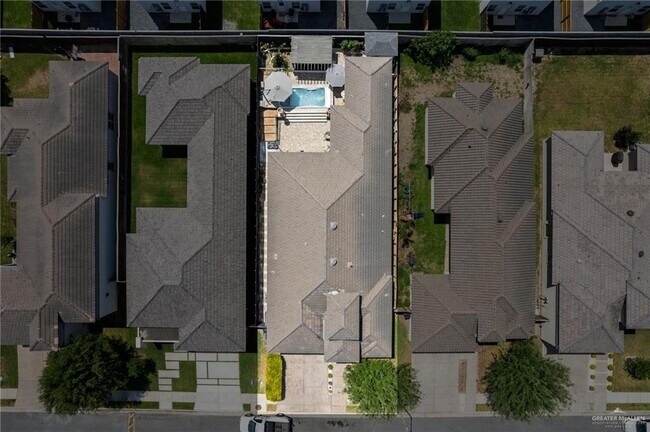 Building Photo - 4901 Sweetwater Ave W