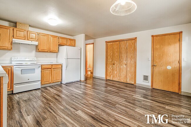 Building Photo - Pachl10