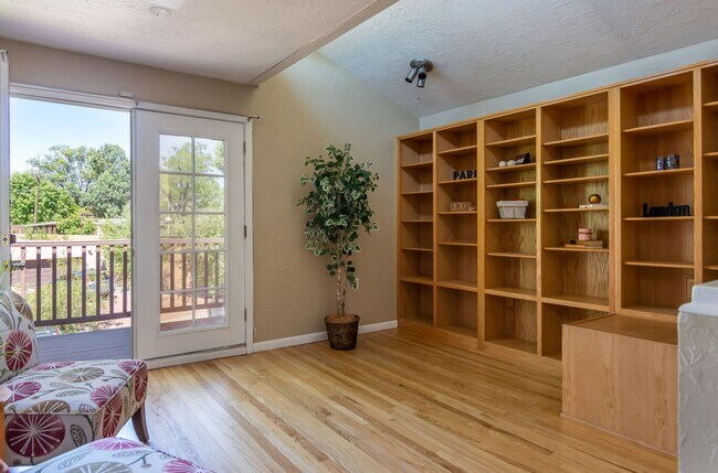 Building Photo - SPRUCE PARK CLASSIC 3 Bedroom  2 Bath 2/STORY 2/CG