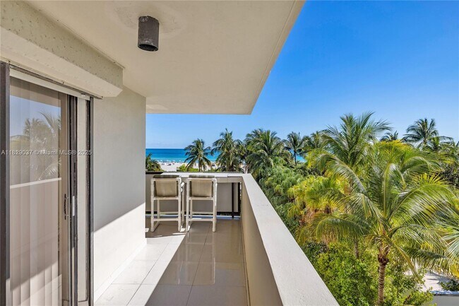 Building Photo - 1623 Collins Ave