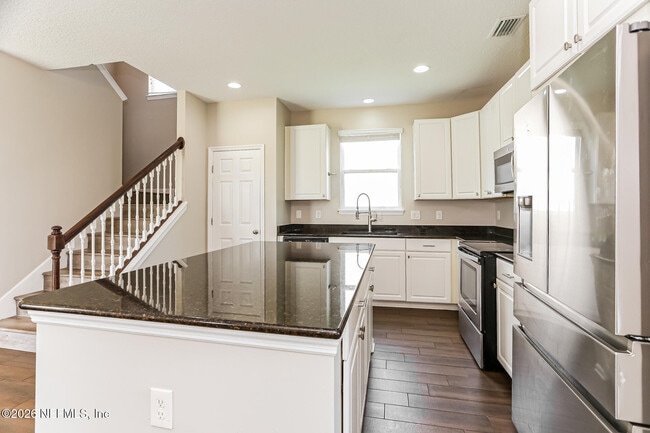 Building Photo - 338 Vineyard Ln