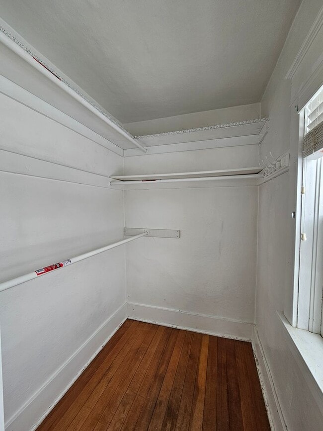 Building Photo - 4 BED | 2.5 BATH | SPACIOUS HOME | WEST