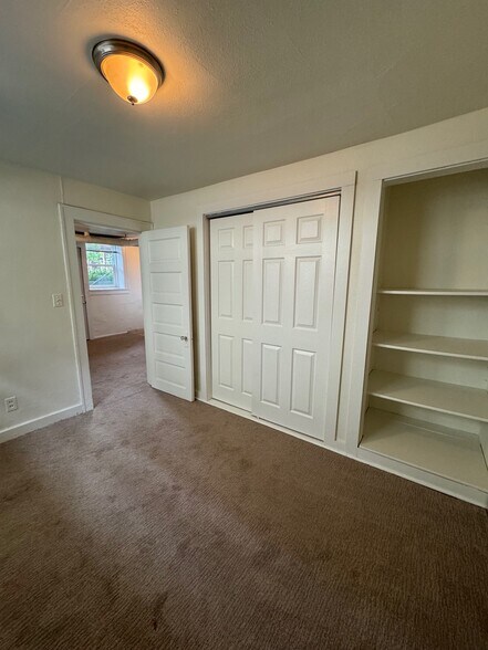 Building Photo - 121 N Hancock St