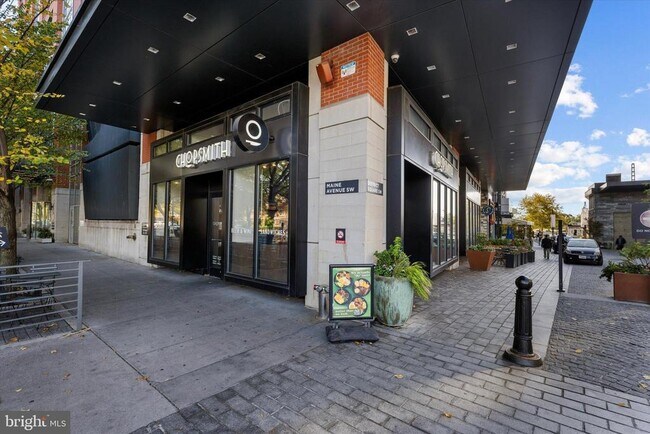 Building Photo - 1378 4th St SW