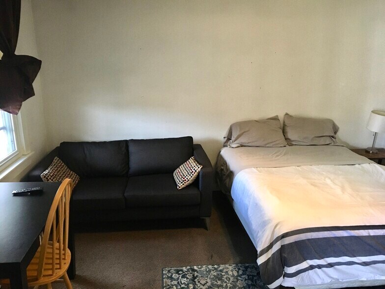 Building Photo - 157 Perkins St