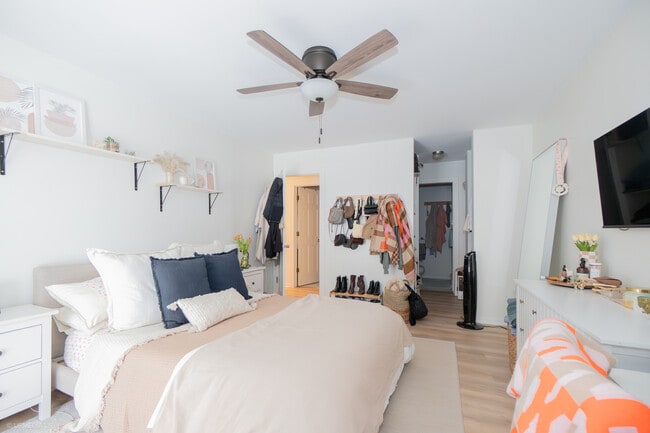 Building Photo - 2201 N Cleveland Ave