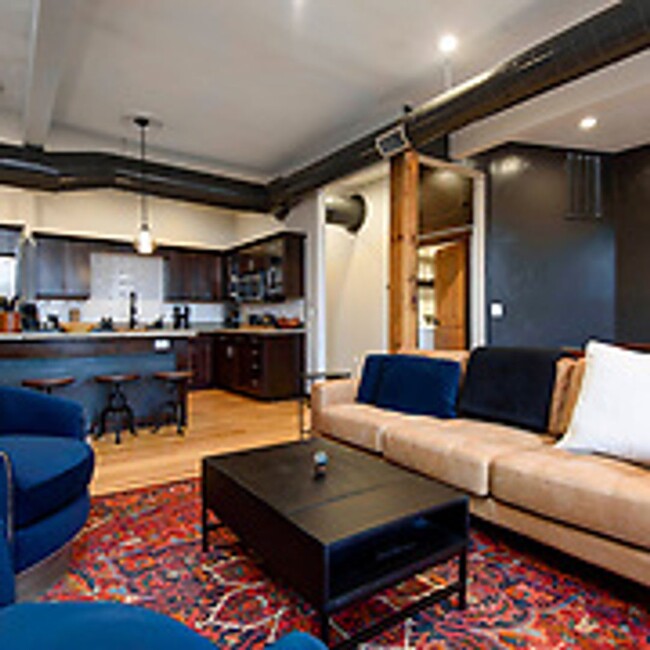 Building Photo - Luxury Furnished 2 Bedroom 2 Bathroom Loft...