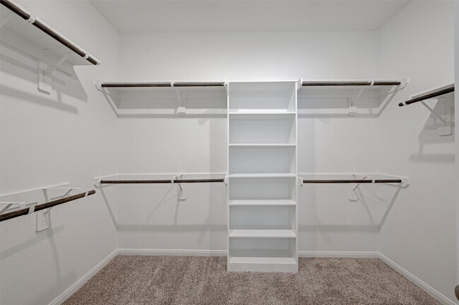 Building Photo - 1526 Lakeline Oak Dr
