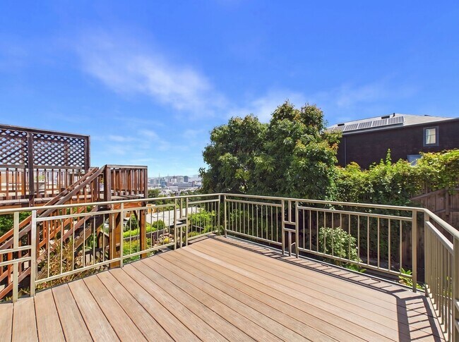 Building Photo - 853 De Haro St