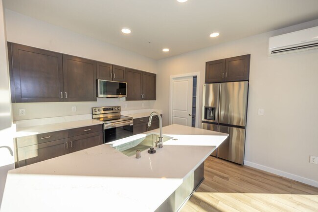 Building Photo - Brand New! - 2 Bedroom Apartment in Vancouver WA