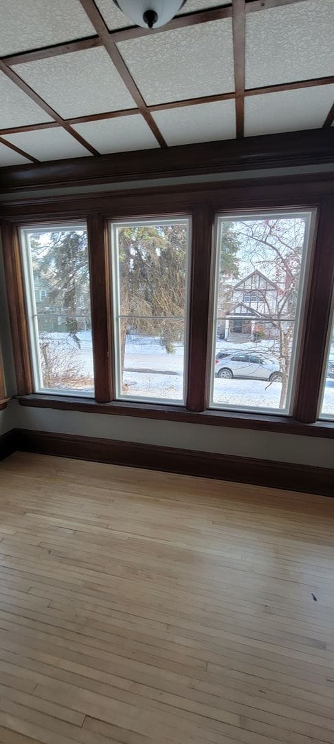 Building Photo - AVAILABLE NOW - 4 Bedroom with garage