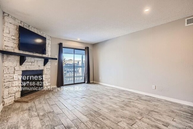 Building Photo - Stylish One-Bedroom Condo in Prime Denver ...