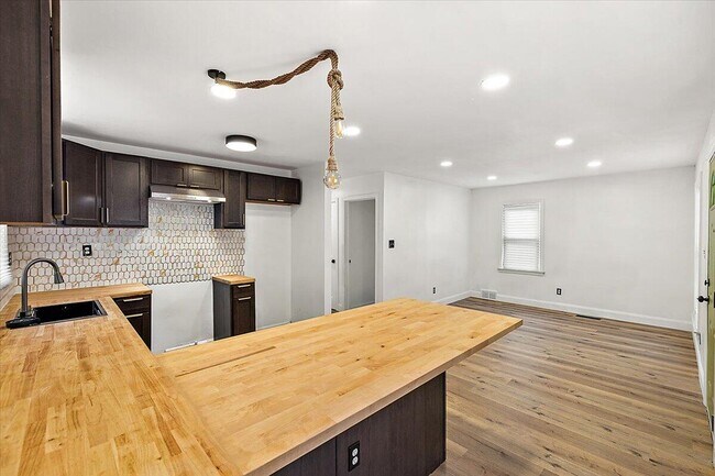 Building Photo - 6106 Oldtown St