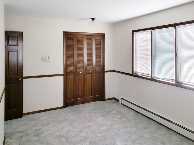 Building Photo - 6724 Rushmore Ct