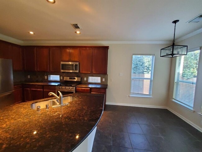 Building Photo - 19 W Spindle Tree Cir