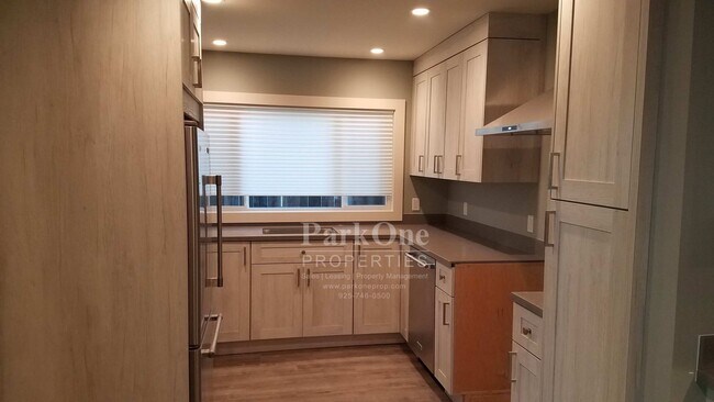 Building Photo - Nicely Remodeled Walnut Creek Saranap Home