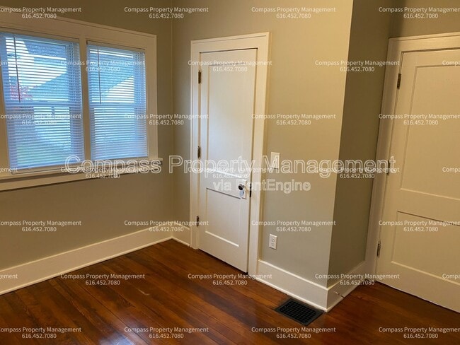 Building Photo - 1462 Walker Ave NW