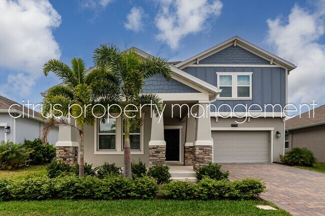 Building Photo - Immaculate, Beautifully Appointed, Spacious 5/3 in Tohoqua