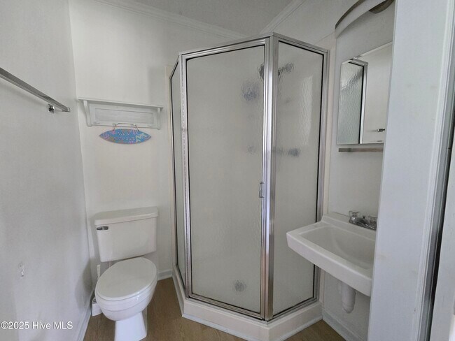 Building Photo - 301 Commerce Way