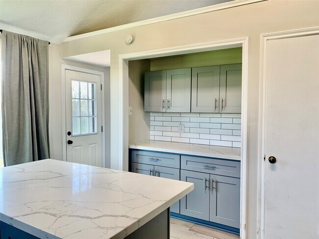 Building Photo - 2903 Bentley Ct