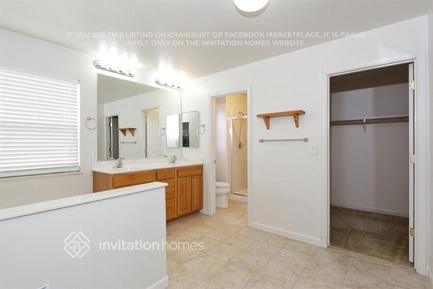 Building Photo - 1655 Vandenberg Cir