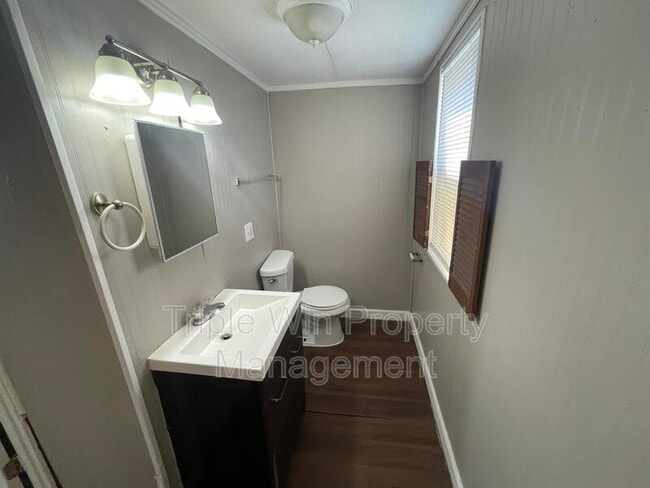 Building Photo - 132 Cunningham Ave