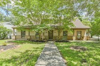 Building Photo - 28902 Twisted Oak Dr