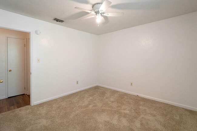 Building Photo - 1818 Sylvan Ct