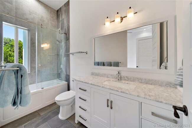 Building Photo - 2 Flamingo Hammock Rd