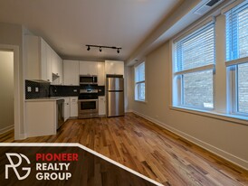 Building Photo - 648 W Wrightwood Ave